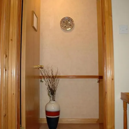 Hazel Grove Bed & Breakfast 4*