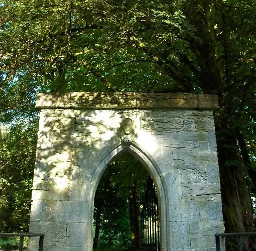 Hazel Grove 4*