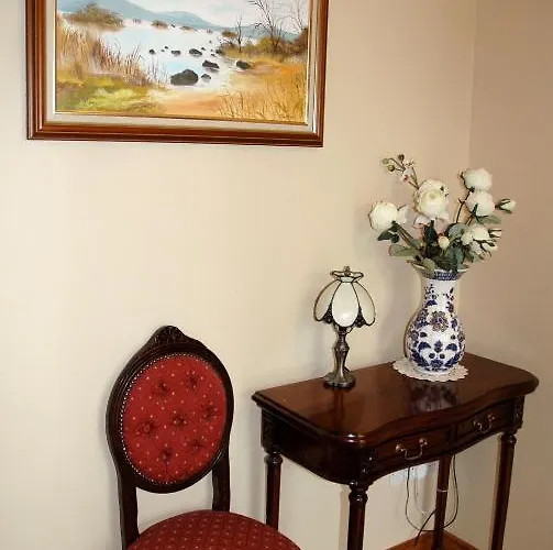 Hazel Grove Bed & Breakfast 4*