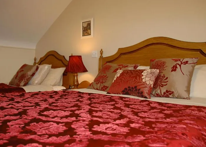 Hazel Grove 4*
