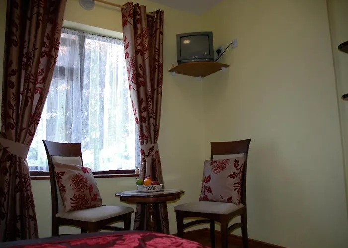 Hazel Grove Nocleg ze śniadaniem 4*