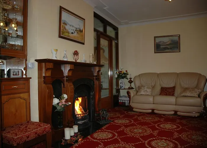 Hazel Grove 4*